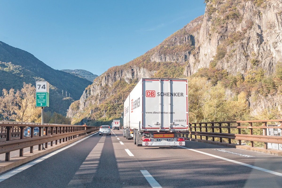 Deutsche Bahn has finalised the sale of its logistics subsidiary DB Schenker to Danish transport and logistics group DSV.