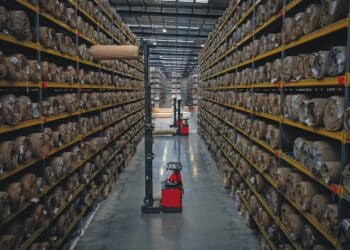 GMK Logistics partners with Linde Material Handling to support reliable, efficient and data-driven flooring freight operations nationwide.