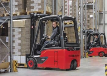 Running in a continuous three-shift operation, the Linde E18 averages about 3,600 operating hours each year.