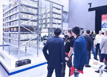 Hai Robotics showcased its upgraded double-deep HaiPick Climb at CeMAT Australia in Melbourne. This marked the double-deep solution’s debut across the ANZ region - following our single-deep model showcase in 2025 - and drew crowds of local logistics operators, retail supermarket chains and 3PL providers for in-depth technical discussions.