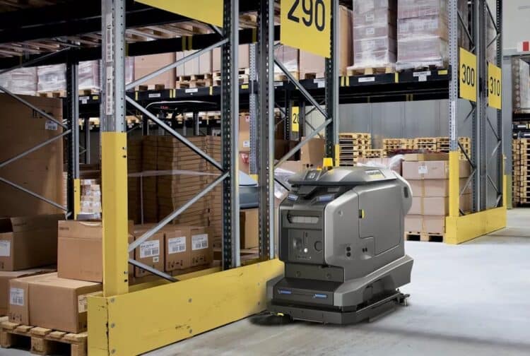 Kärcher’s KIRA range supports autonomous warehouse cleaning, improving hygiene consistency while reducing manual labour demands.